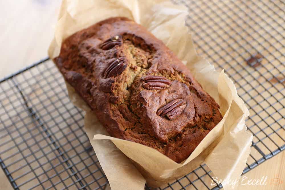 Gluten free banana bread recipe (dairy free, refined sugar free)