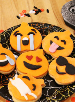 Halloween Emoji Cookies