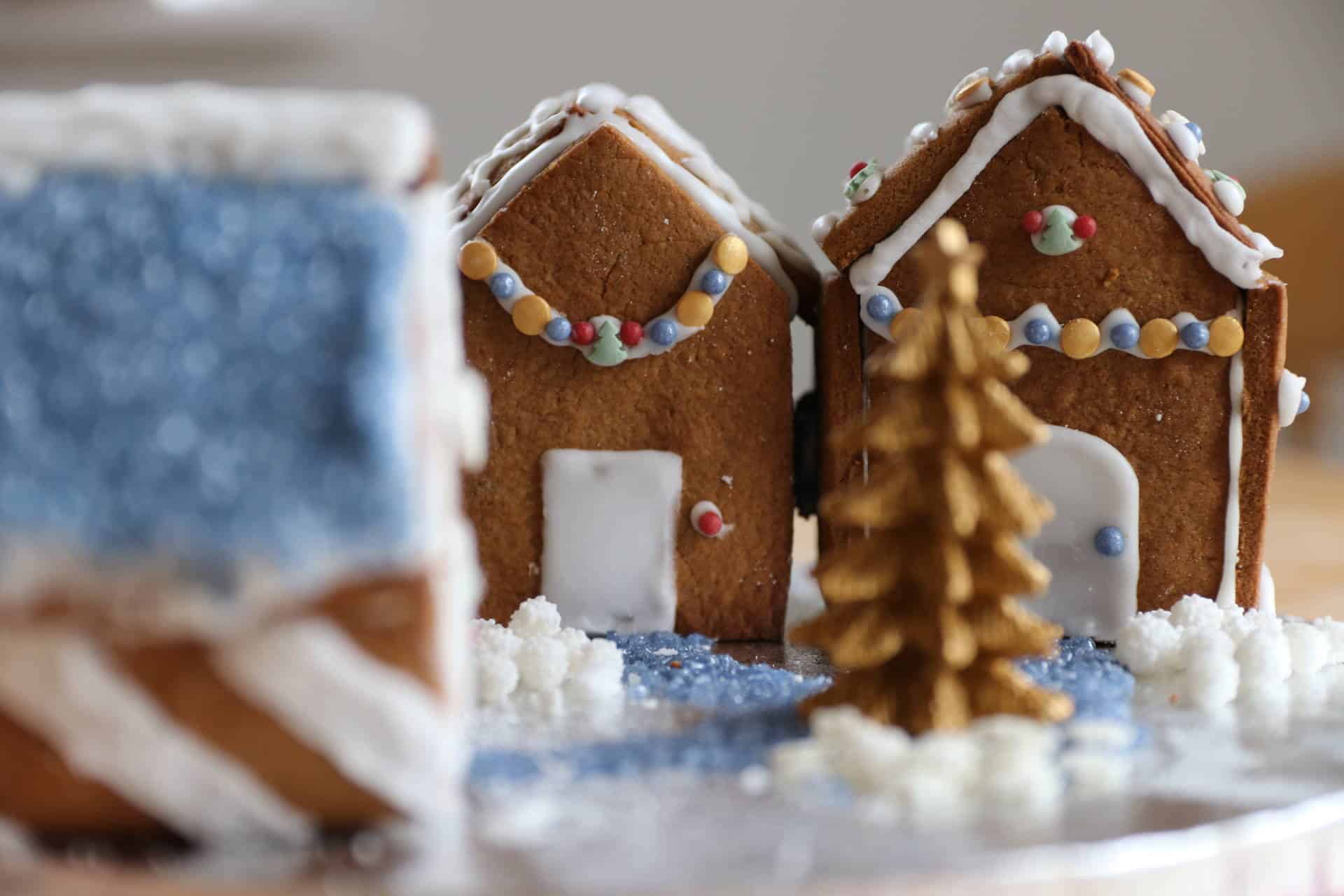 EASY Mini Gluten-Free Gingerbread Houses 