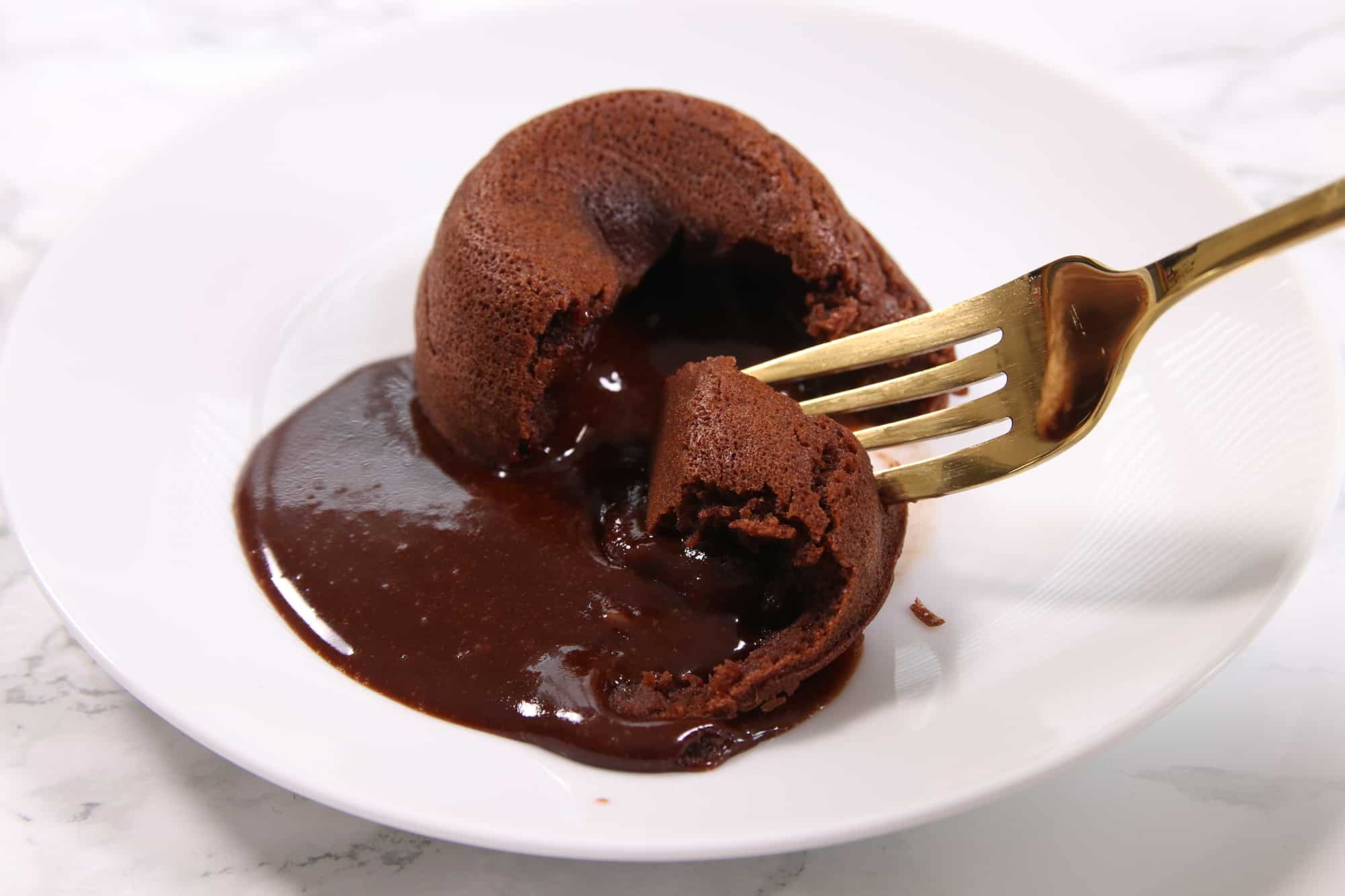 Chocolate Lava Cake (Video) - Simply Home Cooked-suu.vn