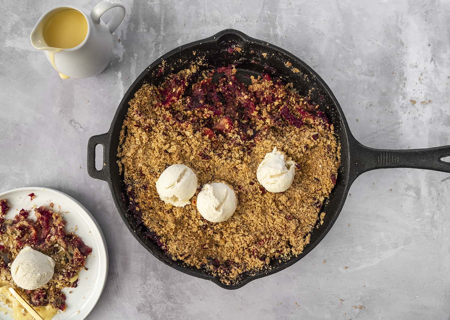 Gluten Free Apple Berry Crumble Recipe (dairy free + vegan)