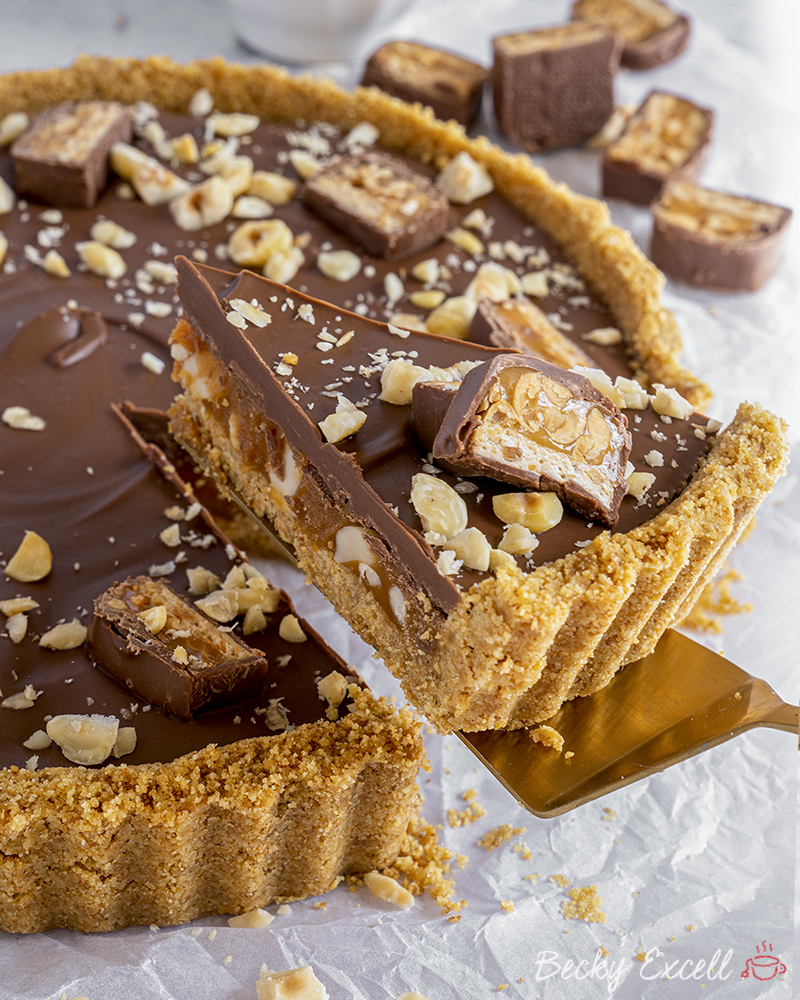 30 Gluten-free Christmas Dessert Recipes You NEED To Make: snickers tart