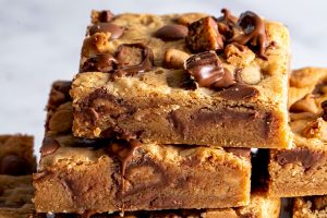 Gluten-free Peanut Butter Cookie Bars Recipe (low FODMAP/dairy-free/vegan option)