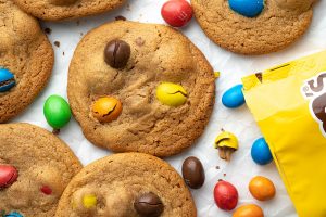 4-Ingredient Peanut M&M’s Cookies Recipe – SUPER EASY METHOD! (gluten-free)