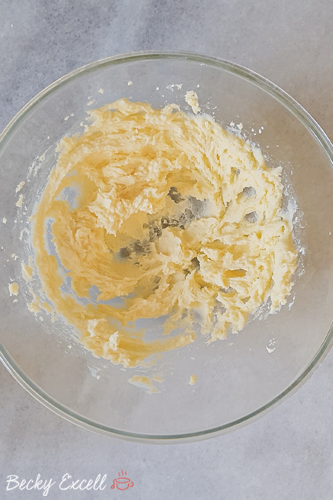 https://glutenfreecuppatea.co.uk/wp-content/uploads/2020/09/gluten-free-battenberg-cake-recipe-step-1.jpg