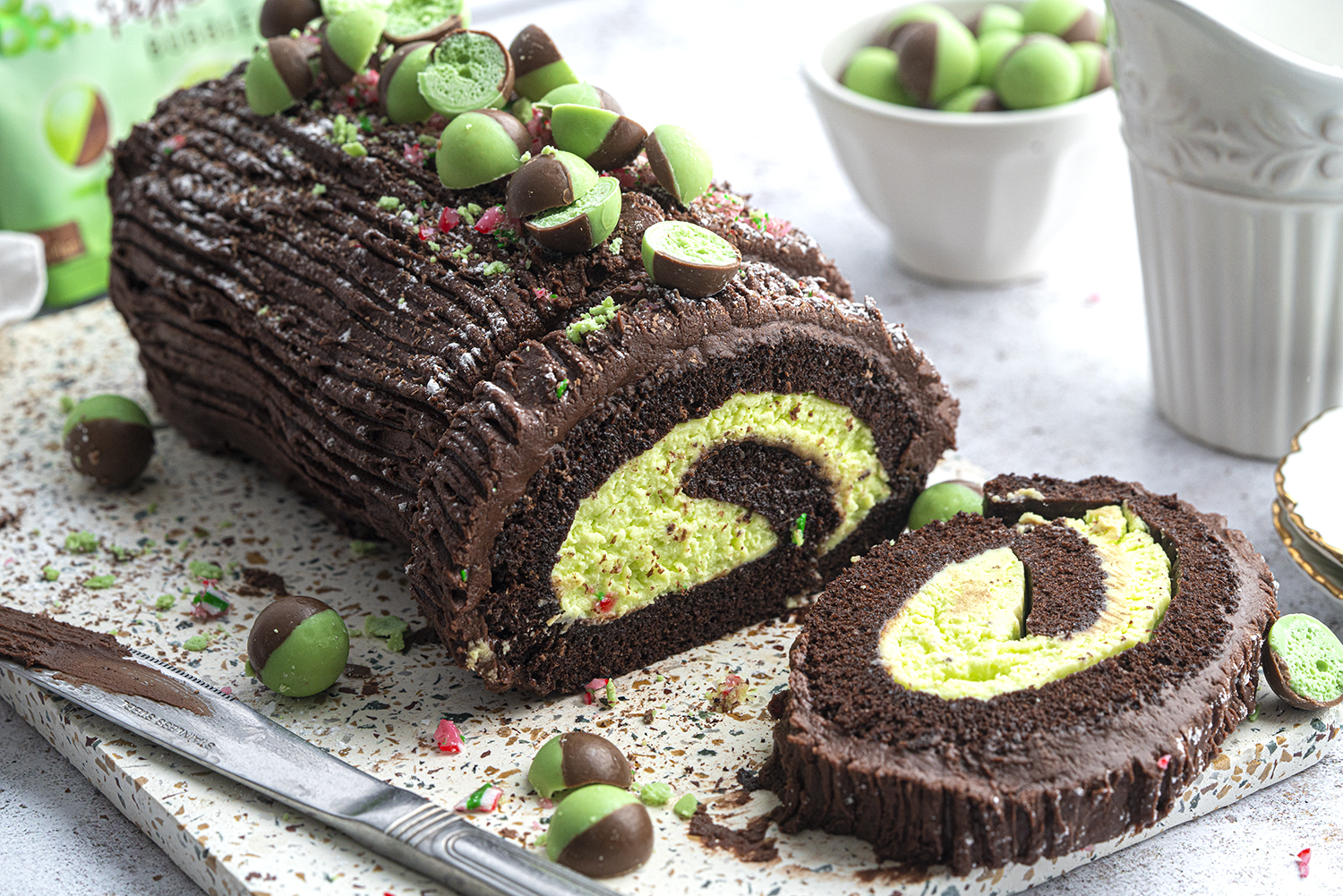 https://glutenfreecuppatea.co.uk/wp-content/uploads/2020/11/gluten-free-mint-chocolate-yule-log-recipe-featured.jpg