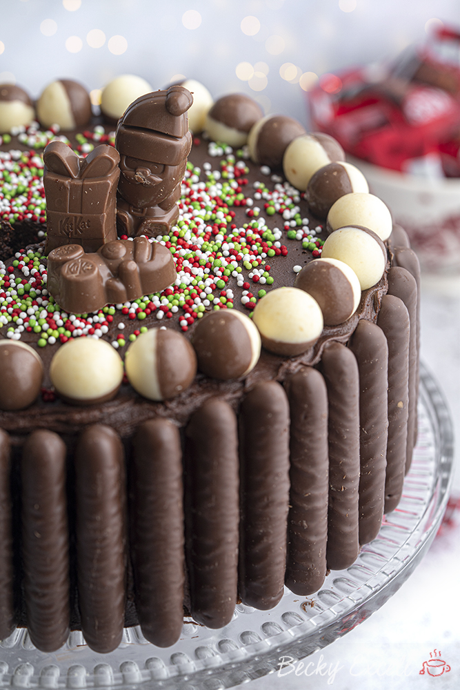 Spiced chocolate Christmas cake