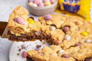 Mini Egg Cookie Pie Recipe – Easter baking! (dairy-free option)