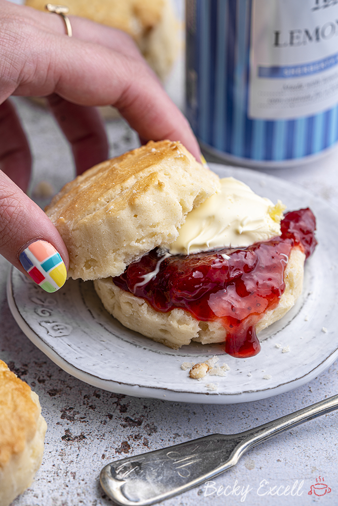 3-Ingredient Scones Recipe (SUPER EASY Lemonade Scones)