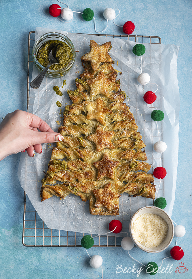 Gluten-free Pesto and Mozzarella Christmas Tree Recipe