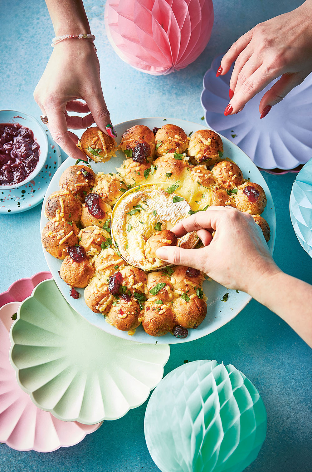 Cheesy Garlic Doughball Wreath