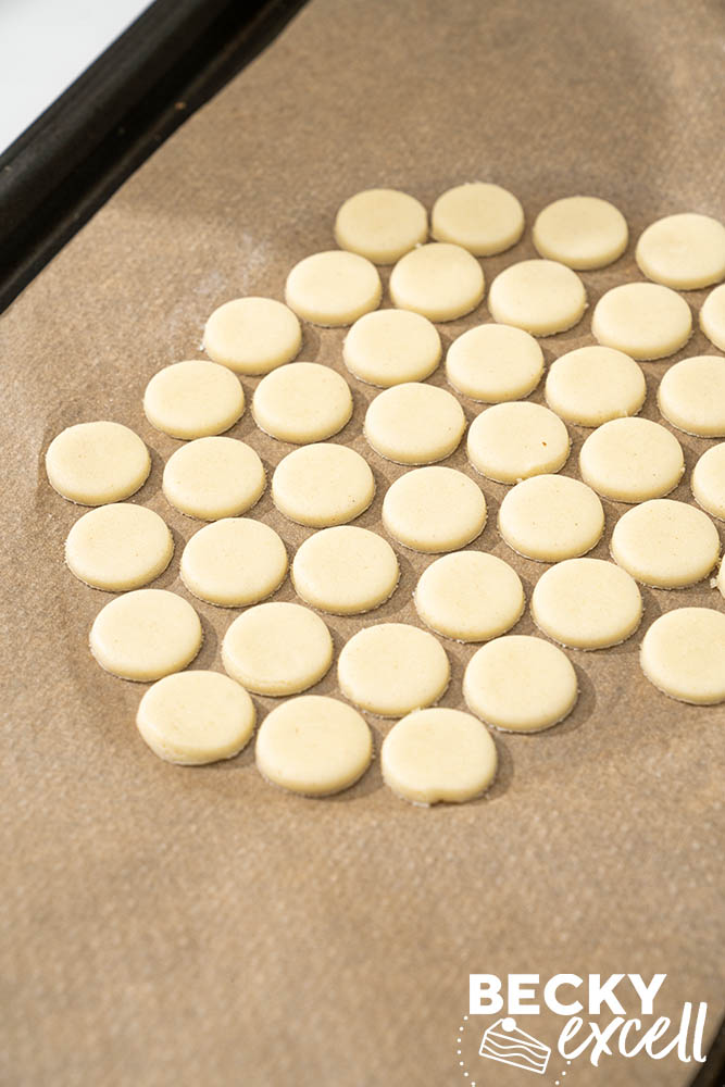 the gluten-free vanilla biscuits all cut into 2cm-ish rounds and ready to go in the oven