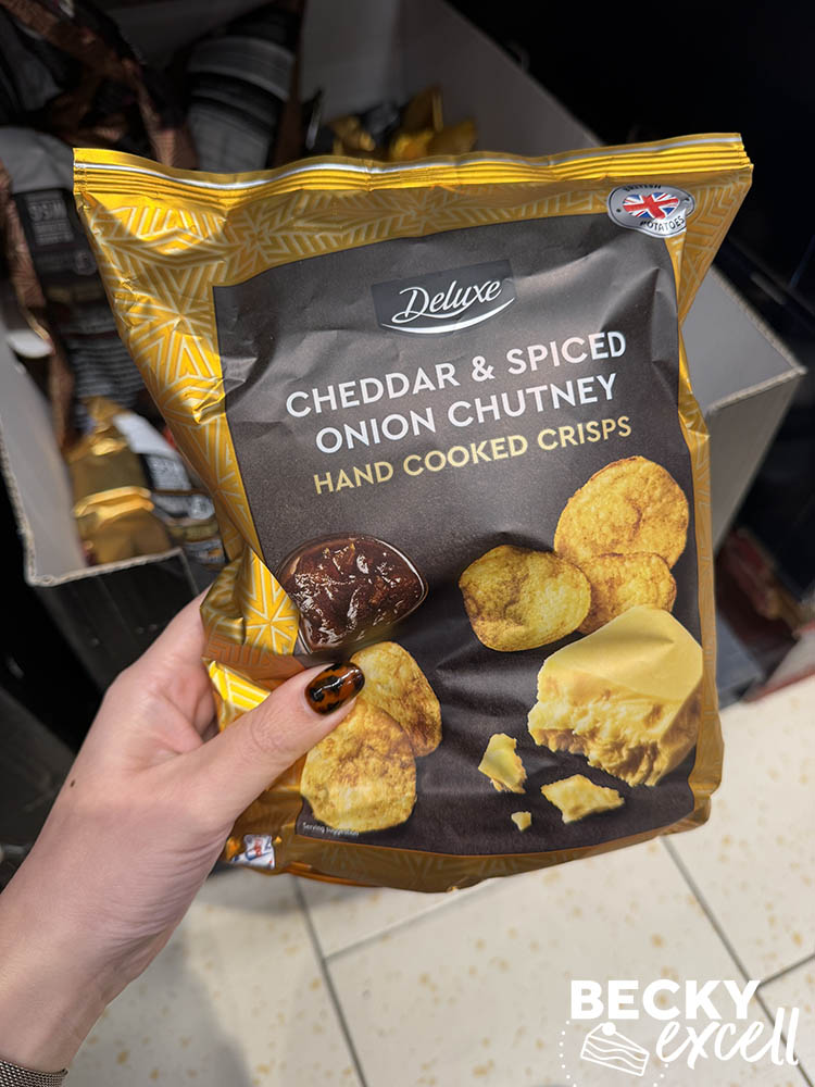 Lidl Deluxe Cheddar & Spiced Onion Chutney Hand Cooked Crisps