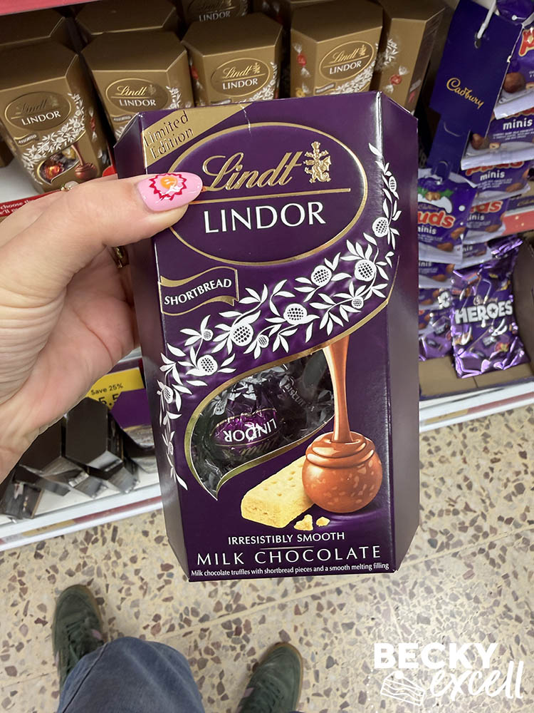 Lindt Lindor Shortbread Milk Chocolate Truffles